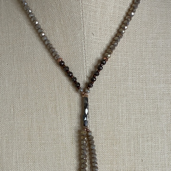 LUCKY BRAND Gray/Black Feather & Czech Crystal Lariat Necklace - Picture 5 of 7